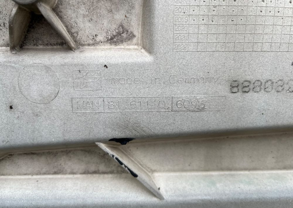 Maska MAN TGX euro 6 atrapa nienaprawiana - Pealisehitus ja välispind - Veoauto: pilt 3 Maska MAN TGX euro 6 atrapa nienaprawiana - Pealisehitus ja välispind - Veoauto: pilt 3