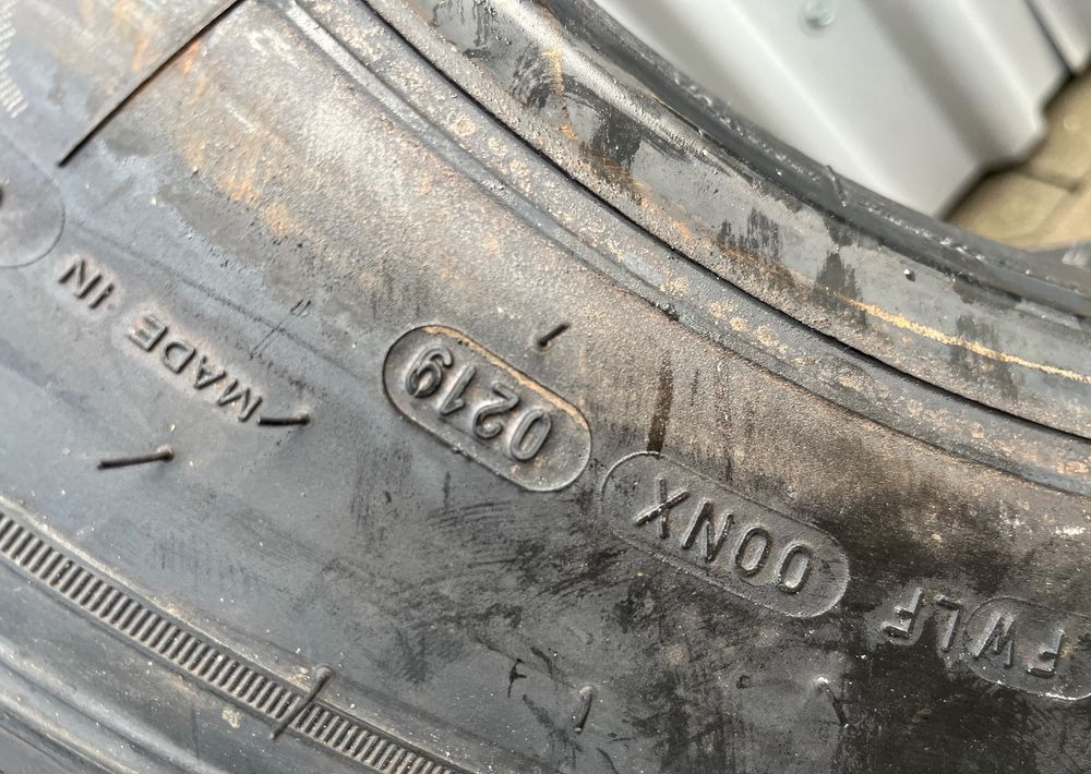 NOWA Opona Michelin X Multi 215/75R 17.5” - Rehv - Veoauto: pilt 5 NOWA Opona Michelin X Multi 215/75R 17.5” - Rehv - Veoauto: pilt 5