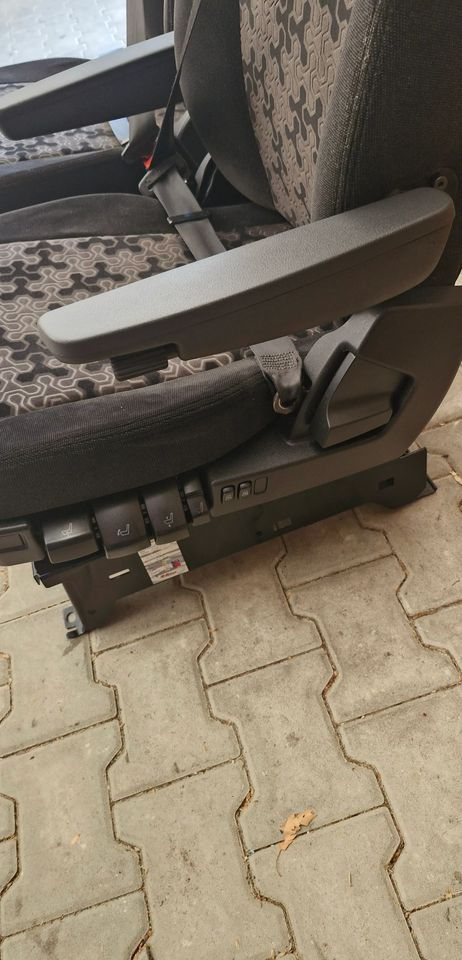 SCANIA R S FOTEL FOTELE KOMPLET - Iste - Veoauto: pilt 4 SCANIA R S FOTEL FOTELE KOMPLET - Iste - Veoauto: pilt 4