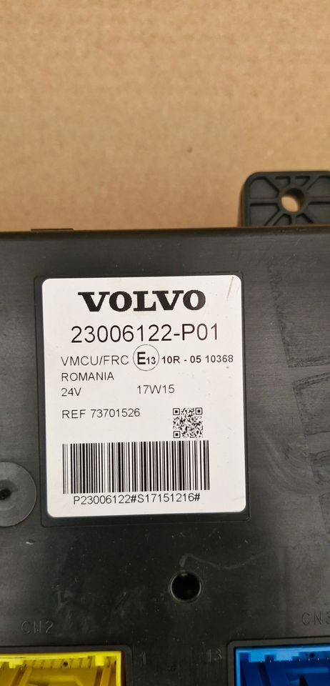 VOLVO FH4 FM4 TABLICA SKRZYNKA BEZPIECZNIKÓW 23006122-P01 22821381-P02 2269999-P03 - Kabiin ja interjöör: pilt 2 VOLVO FH4 FM4 TABLICA SKRZYNKA BEZPIECZNIKÓW 23006122-P01 22821381-P02 2269999-P03 - Kabiin ja interjöör: pilt 2