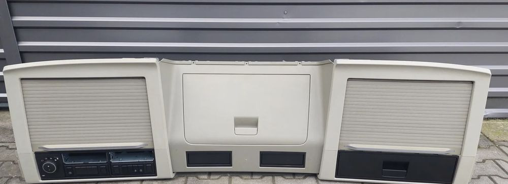 VOLVO FH4 PÓŁKA KONSOLA GÓRNA - Kabiin ja interjöör - Veoauto: pilt 1 VOLVO FH4 PÓŁKA KONSOLA GÓRNA - Kabiin ja interjöör - Veoauto: pilt 1