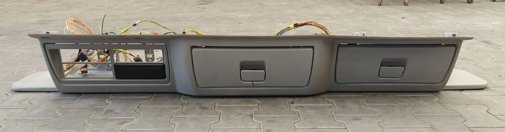 VOLVO FL KONSOLA PÓŁKA GÓRNA - Kabiin ja interjöör - Veoauto: pilt 1 VOLVO FL KONSOLA PÓŁKA GÓRNA - Kabiin ja interjöör - Veoauto: pilt 1