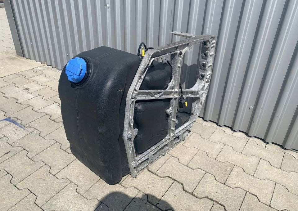 Zbiornik adblue Volvo FH ad blue bak Renault T - AdBlue paak - Veoauto: pilt 1 Zbiornik adblue Volvo FH ad blue bak Renault T - AdBlue paak - Veoauto: pilt 1