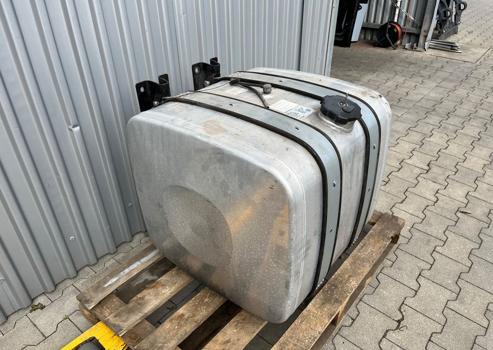Zbiornik paliwa MAN TGX TGS 250 litrów kompletny - Kütusepaak - Veoauto: pilt 3 Zbiornik paliwa MAN TGX TGS 250 litrów kompletny - Kütusepaak - Veoauto: pilt 3