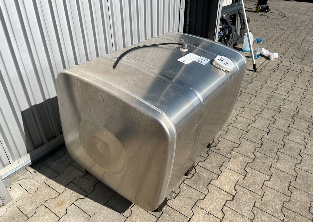 Zbiornik paliwa MAN TGX TGS 370 litrów bak - Kütusepaak - Veoauto: pilt 3 Zbiornik paliwa MAN TGX TGS 370 litrów bak - Kütusepaak - Veoauto: pilt 3