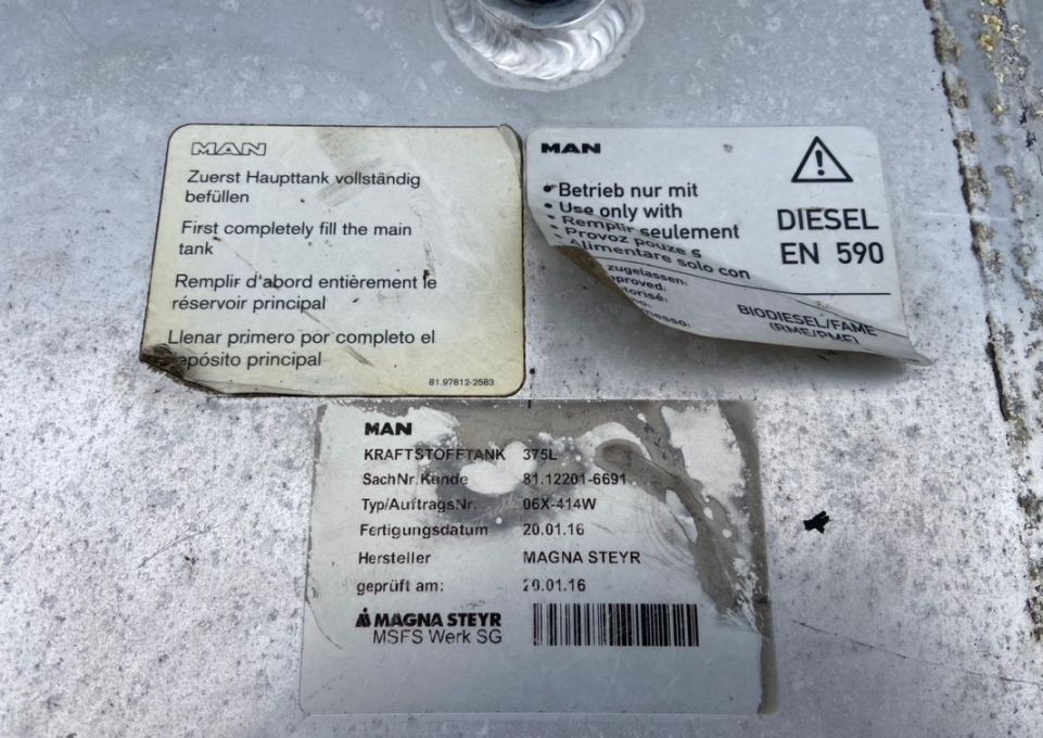 Zbiornik paliwa MAN TGX TGS 375 litrów bak - Kütusepaak - Veoauto: pilt 4 Zbiornik paliwa MAN TGX TGS 375 litrów bak - Kütusepaak - Veoauto: pilt 4