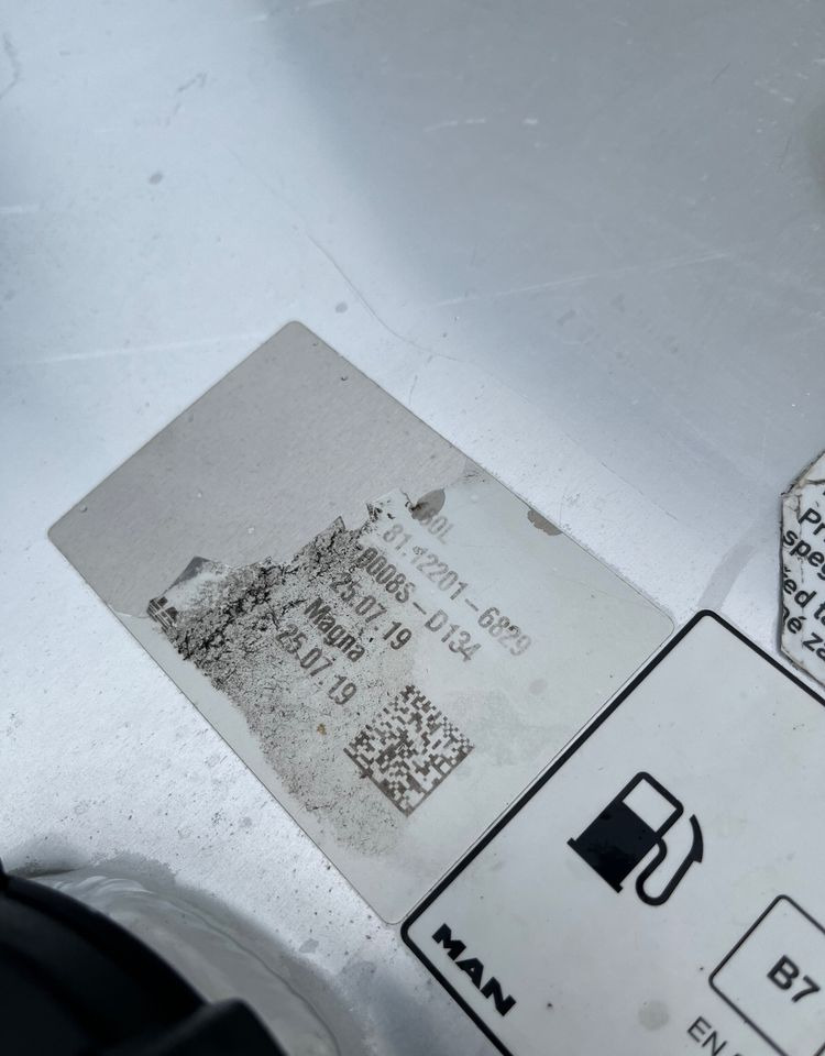 Zbiornik paliwa MAN TGX TGS 460 litrów bak - Kütusesüsteem - Veoauto: pilt 5 Zbiornik paliwa MAN TGX TGS 460 litrów bak - Kütusesüsteem - Veoauto: pilt 5