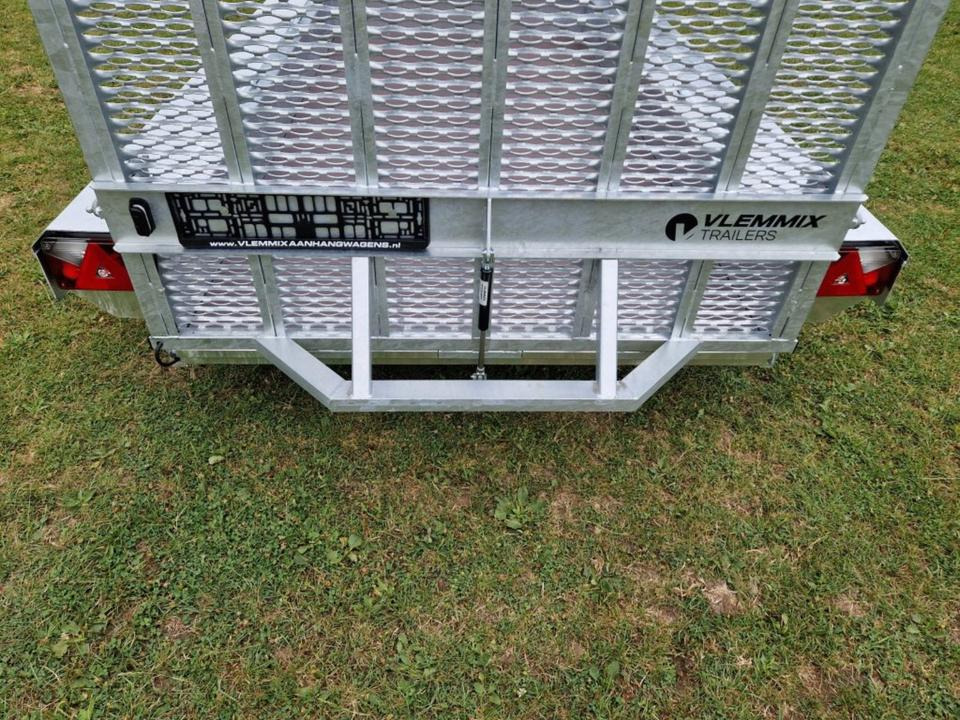 Bau- Maschinentransporte 2,7t Minibagger PKW-Anhänger - Ehitustehnika haagis: pilt 3 Bau- Maschinentransporte 2,7t Minibagger PKW-Anhänger - Ehitustehnika haagis: pilt 3