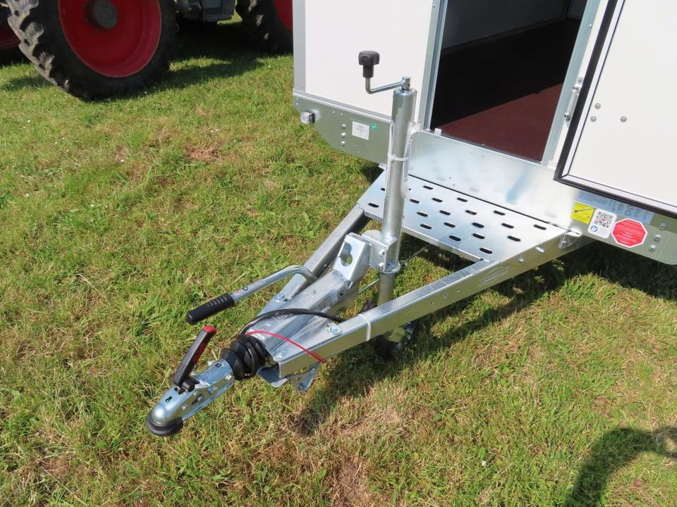 Böckmann PKW-Anhänger Kofferanhänger KH 4121/27 F 2,7t Tür - Furgoonjärelhaagis: pilt 4 Böckmann PKW-Anhänger Kofferanhänger KH 4121/27 F 2,7t Tür - Furgoonjärelhaagis: pilt 4