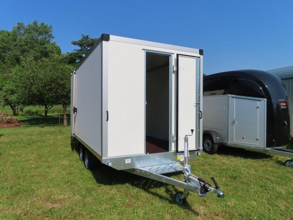 Böckmann PKW-Anhänger Kofferanhänger KH 4121/27 F 2,7t Tür - Furgoonjärelhaagis: pilt 3 Böckmann PKW-Anhänger Kofferanhänger KH 4121/27 F 2,7t Tür - Furgoonjärelhaagis: pilt 3