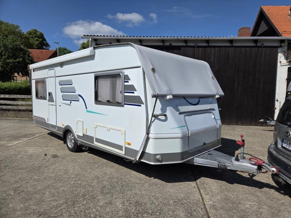 Wohnwagen Hymer Top Ausstattung Mover Vohrzelt 4x Schlafplätze WC - Haagissuvila: pilt 4 Wohnwagen Hymer Top Ausstattung Mover Vohrzelt 4x Schlafplätze WC - Haagissuvila: pilt 4