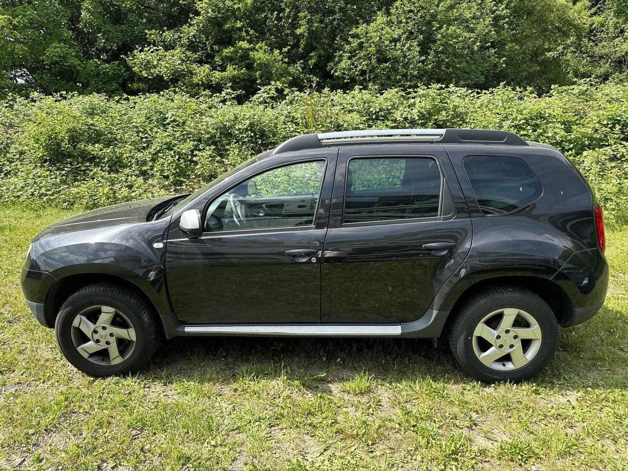 Dacia Duster 1.6 LAUREATE +ZAHNRIEMEN GERISSEN+ - Maastur: pilt 2 Dacia Duster 1.6 LAUREATE +ZAHNRIEMEN GERISSEN+ - Maastur: pilt 2