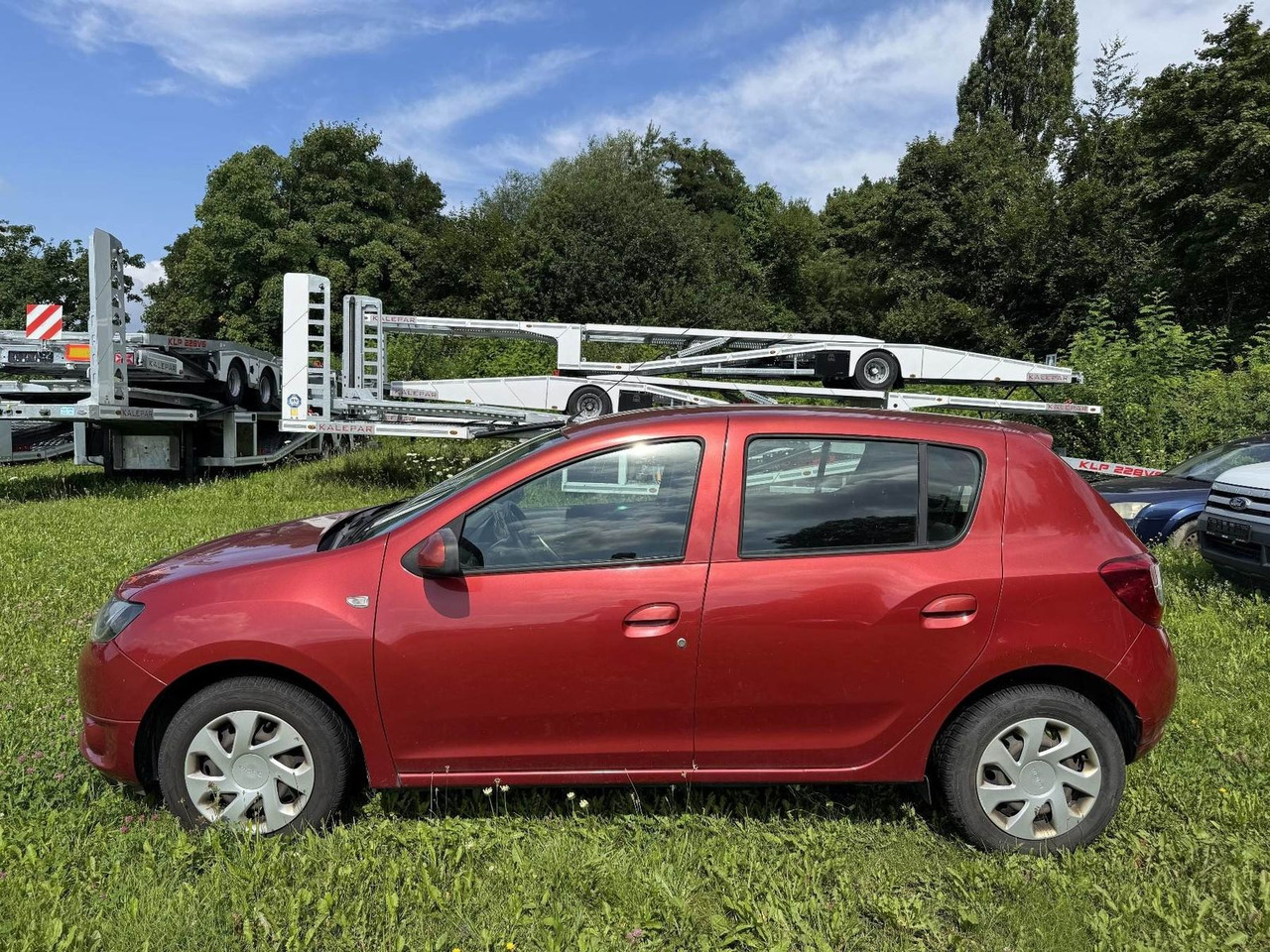 Dacia Sandero TCe90 Laureate +STEUERKETTE RASSELT+ - Sedaan: pilt 2 Dacia Sandero TCe90 Laureate +STEUERKETTE RASSELT+ - Sedaan: pilt 2