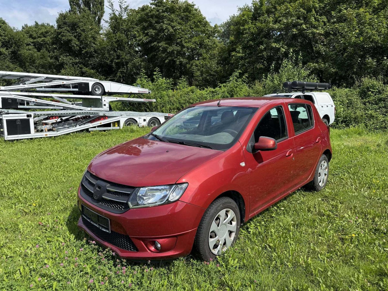 Dacia Sandero TCe90 Laureate +STEUERKETTE RASSELT+ - Sedaan: pilt 1 Dacia Sandero TCe90 Laureate +STEUERKETTE RASSELT+ - Sedaan: pilt 1