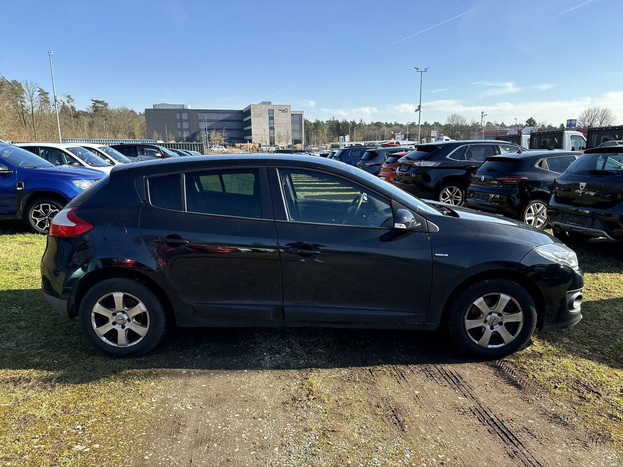 Renault Megane Limited TCe115 +KUPPLUNG DEFEKT/MOTOR OK+ - Sedaan: pilt 4 Renault Megane Limited TCe115 +KUPPLUNG DEFEKT/MOTOR OK+ - Sedaan: pilt 4