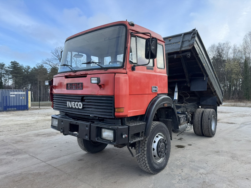 Iveco Magirus 180-23 (GRAND PONT / 4X4 / LAMES / POMPE MANUELLE) - Kallurauto: pilt 1 Iveco Magirus 180-23 (GRAND PONT / 4X4 / LAMES / POMPE MANUELLE) - Kallurauto: pilt 1