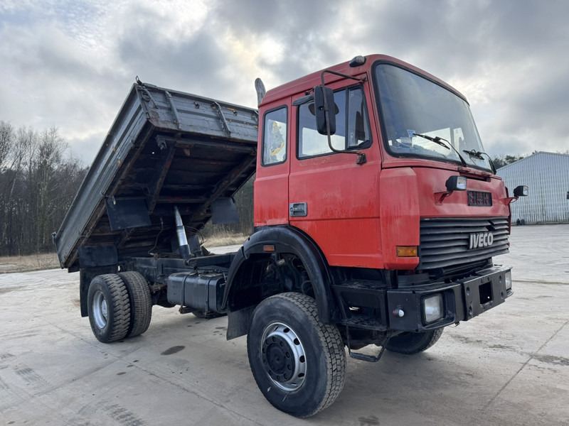 Iveco Magirus 180-23 (GRAND PONT / 4X4 / LAMES / POMPE MANUELLE) - Kallurauto: pilt 3 Iveco Magirus 180-23 (GRAND PONT / 4X4 / LAMES / POMPE MANUELLE) - Kallurauto: pilt 3