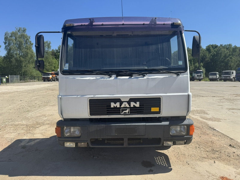 MAN 12.224 (MANUAL GEARBOX / EURO 2 / BELGIAN TRUCK IN GOOD CONDITION !!!) - Kabiinišassiiga veoauto: pilt 3 MAN 12.224 (MANUAL GEARBOX / EURO 2 / BELGIAN TRUCK IN GOOD CONDITION !!!) - Kabiinišassiiga veoauto: pilt 3