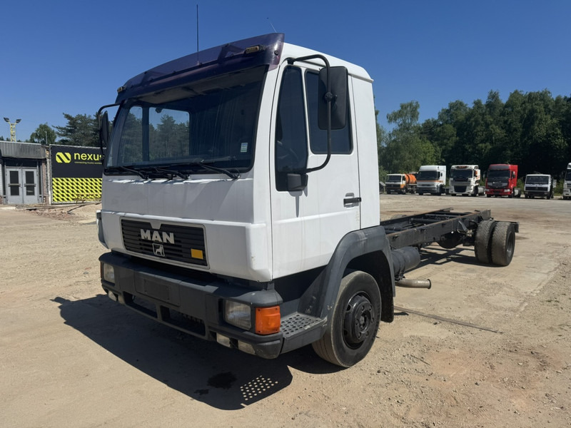 MAN 12.224 (MANUAL GEARBOX / EURO 2 / BELGIAN TRUCK IN GOOD CONDITION !!!) - Kabiinišassiiga veoauto: pilt 1 MAN 12.224 (MANUAL GEARBOX / EURO 2 / BELGIAN TRUCK IN GOOD CONDITION !!!) - Kabiinišassiiga veoauto: pilt 1