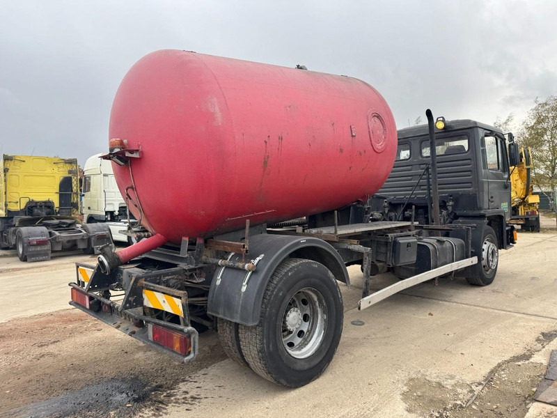 MAN 18.232 (8000 L / 6 CYLINDER WITH MANUAL PUMP / STEEL SUSPENSION) - Vaakumveok: pilt 5 MAN 18.232 (8000 L / 6 CYLINDER WITH MANUAL PUMP / STEEL SUSPENSION) - Vaakumveok: pilt 5