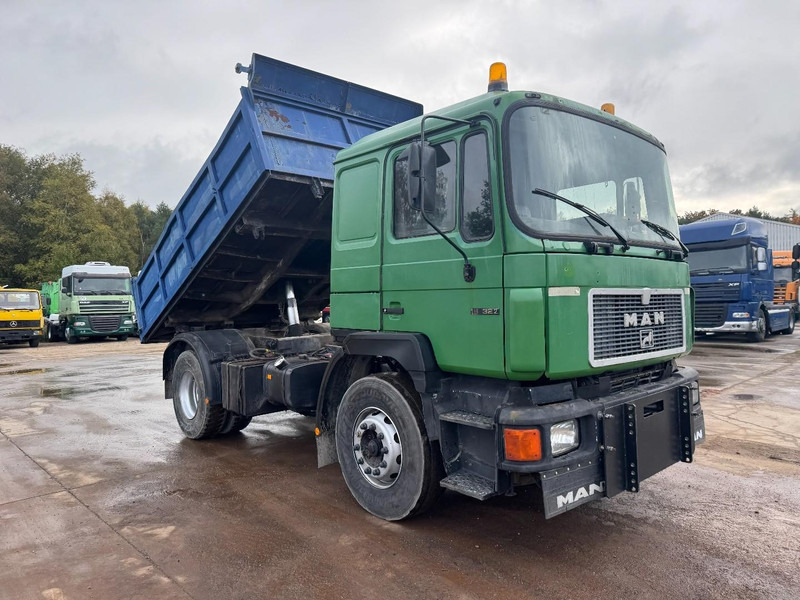 MAN 19.322  (STEEL SUSPENSION & MANUAL PUMP / SUSPENSION LAMES & POMPE MANUELLE) - Tarbesõiduk kallur: pilt 3 MAN 19.322  (STEEL SUSPENSION & MANUAL PUMP / SUSPENSION LAMES & POMPE MANUELLE) - Tarbesõiduk kallur: pilt 3
