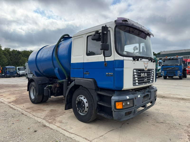MAN 19.343 (12.000L / MANUAL GEARBOX / EURO 2 / PERFECT) - Vaakumveok: pilt 3 MAN 19.343 (12.000L / MANUAL GEARBOX / EURO 2 / PERFECT) - Vaakumveok: pilt 3