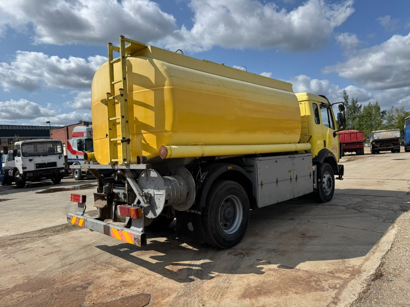 Mercedes-Benz SK 1726 (13.000L / 2 COMPARTIMENTS / GRAND PONT / LAMES / V8) - Tsisternauto: pilt 5 Mercedes-Benz SK 1726 (13.000L / 2 COMPARTIMENTS / GRAND PONT / LAMES / V8) - Tsisternauto: pilt 5