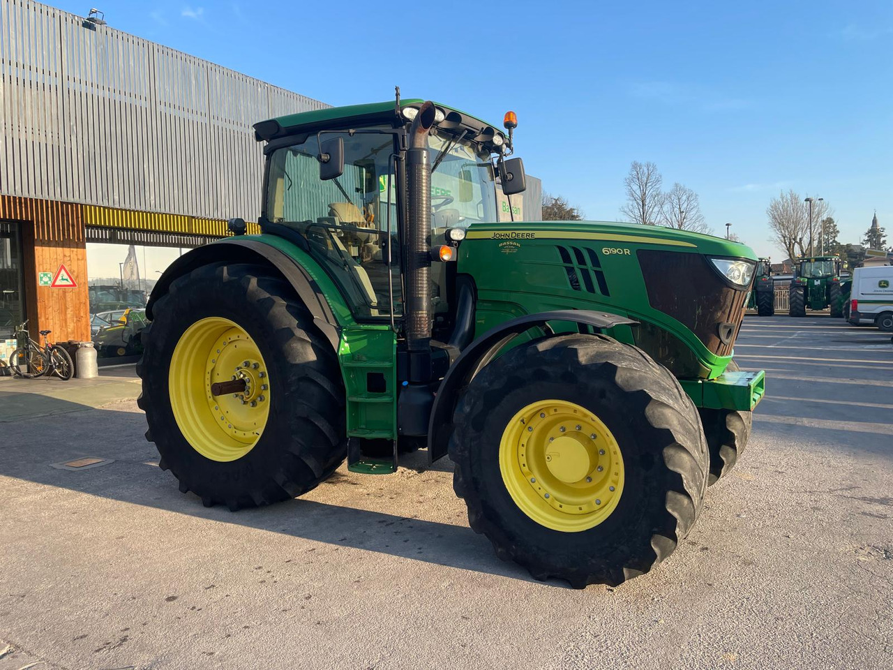 JOHN DEERE 6190 R - Traktor: pilt 2 JOHN DEERE 6190 R - Traktor: pilt 2