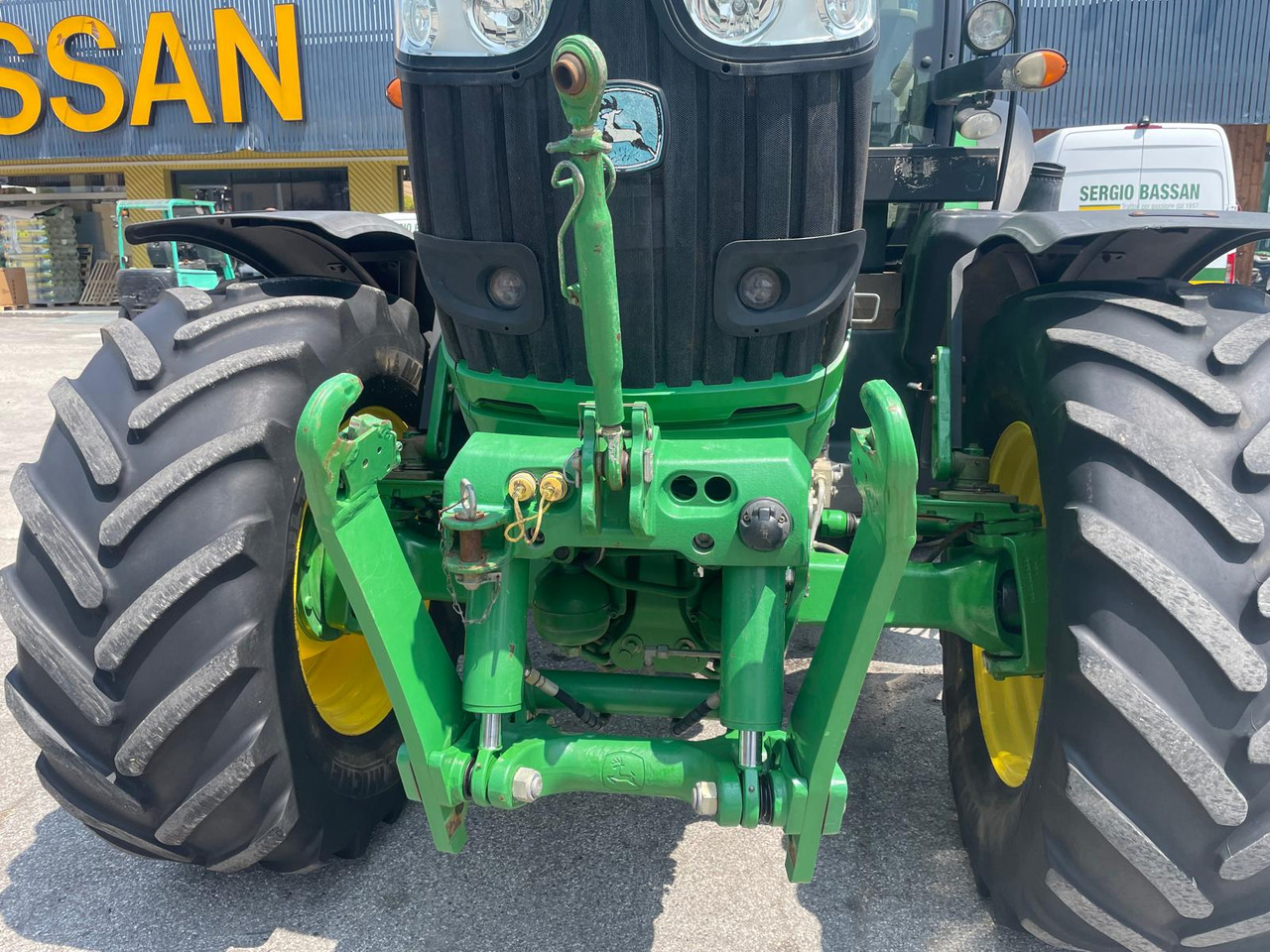 JOHN DEERE 6190 R - Traktor: pilt 2 JOHN DEERE 6190 R - Traktor: pilt 2