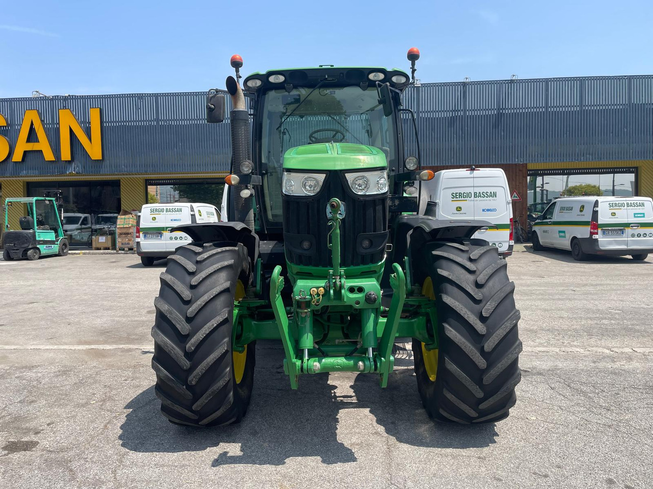 JOHN DEERE 6190 R - Traktor: pilt 3 JOHN DEERE 6190 R - Traktor: pilt 3