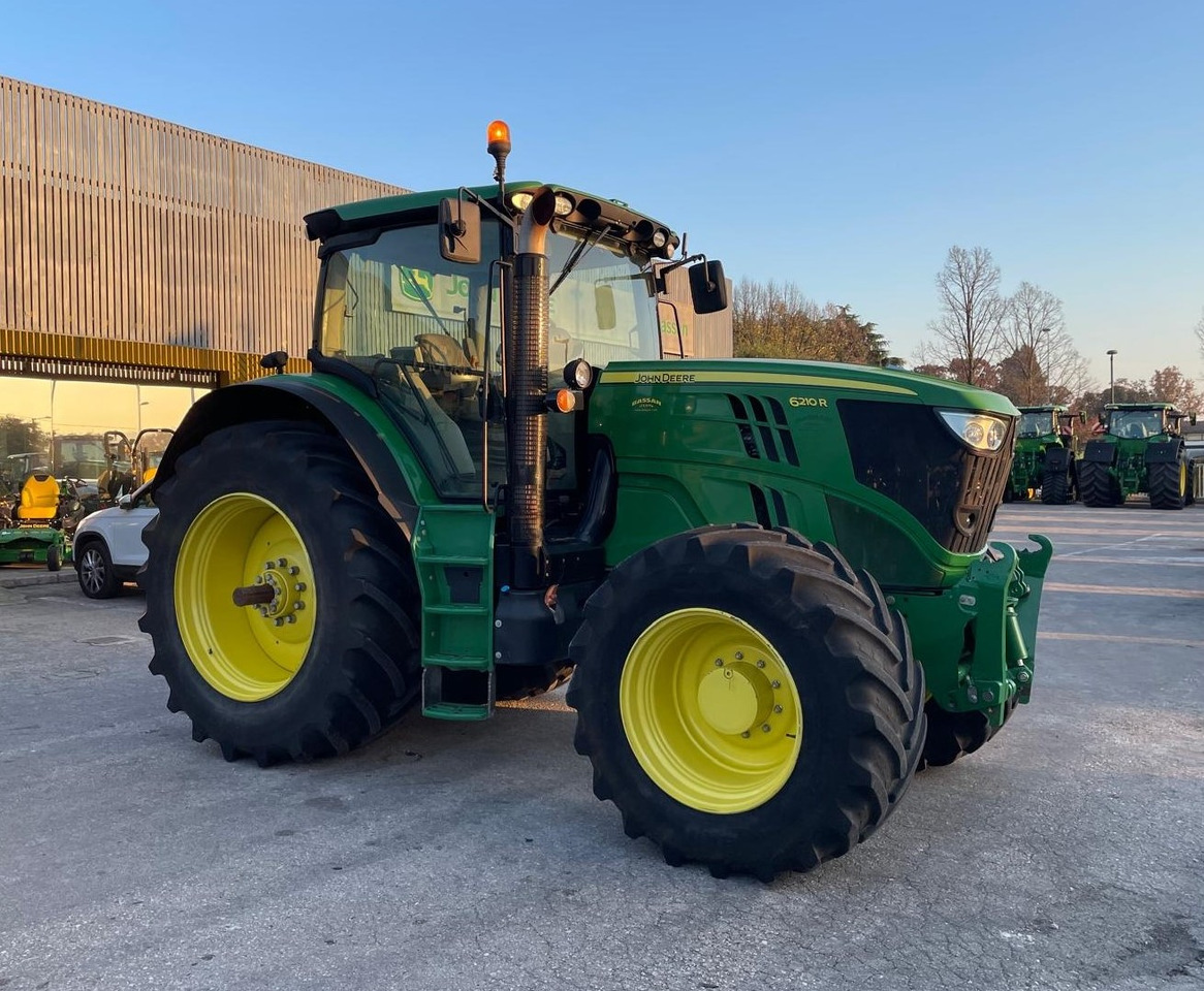 JOHN DEERE 6210 R - Traktor: pilt 2 JOHN DEERE 6210 R - Traktor: pilt 2