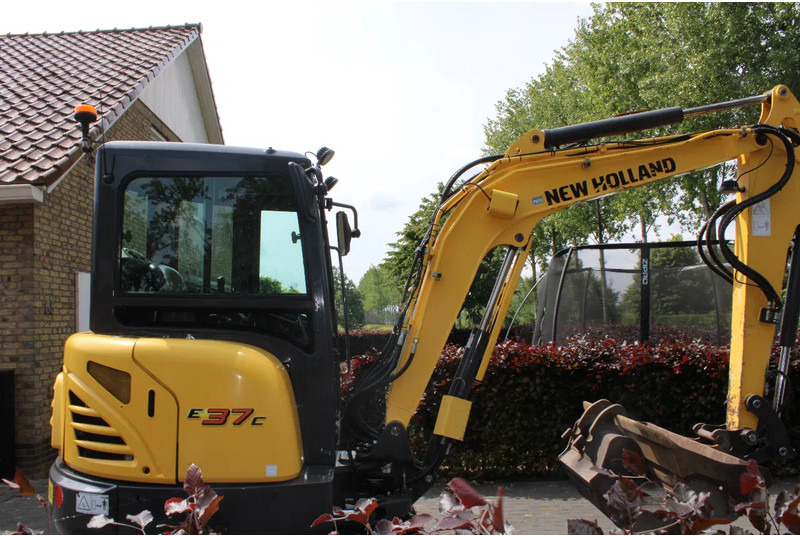 New Holland E37C binnendraaier - Minikraana: pilt 3 New Holland E37C binnendraaier - Minikraana: pilt 3