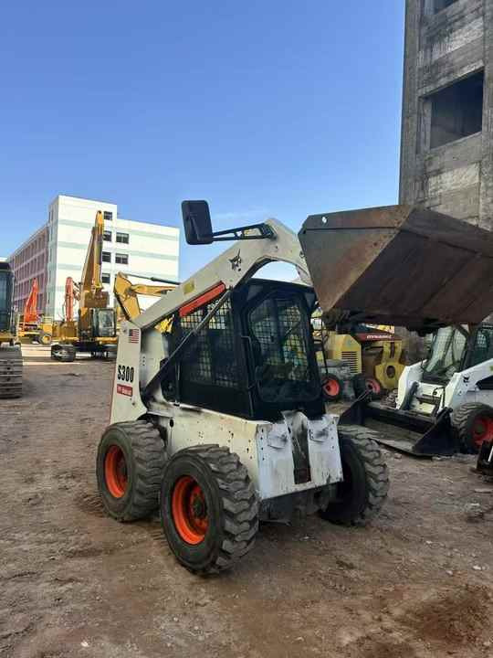 100%Ready Bobcat S300 Well Sold Most Famous Brand High Quality Bobcat S300 Skid Steer Loader for Sale - Kompaktlaadur: pilt 4 100%Ready Bobcat S300 Well Sold Most Famous Brand High Quality Bobcat S300 Skid Steer Loader for Sale - Kompaktlaadur: pilt 4