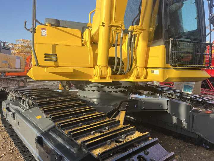 45-ton Second-hand Komatsu PC450-8 Hydraulic Crawler Excavator on Sale. Used Komatsu 450-8 in Excellent Condition Hot Sale - Lintekskavaator: pilt 5 45-ton Second-hand Komatsu PC450-8 Hydraulic Crawler Excavator on Sale. Used Komatsu 450-8 in Excellent Condition Hot Sale - Lintekskavaator: pilt 5