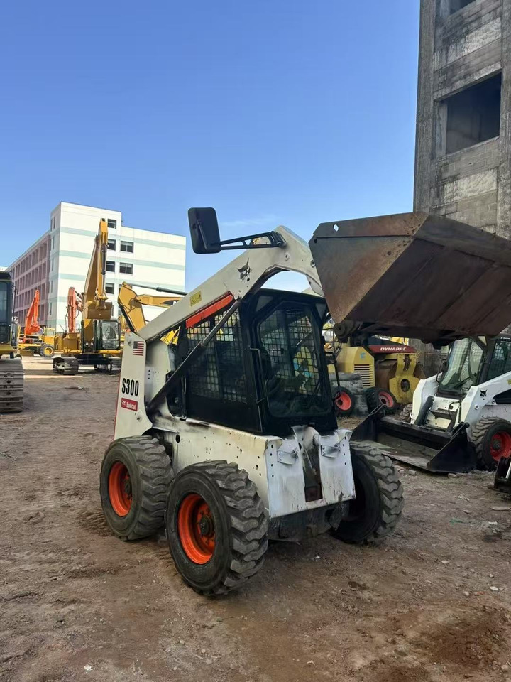 BOBCAT s300 - Kompaktlaadur: pilt 4 BOBCAT s300 - Kompaktlaadur: pilt 4