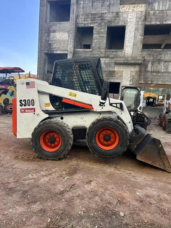 BOBCAT s300 - Kompaktlaadur: pilt 2 BOBCAT s300 - Kompaktlaadur: pilt 2