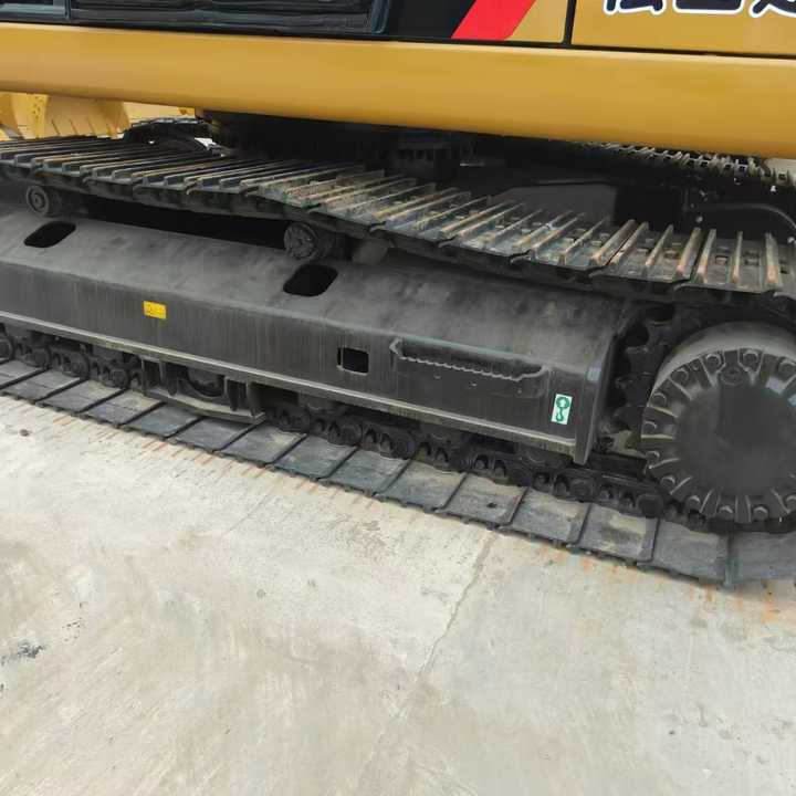 CAT second-hand 323D excavator sold at low price and in very good condition Japanese original hydraulic crawler excavator - Ekskavaator: pilt 3 CAT second-hand 323D excavator sold at low price and in very good condition Japanese original hydraulic crawler excavator - Ekskavaator: pilt 3