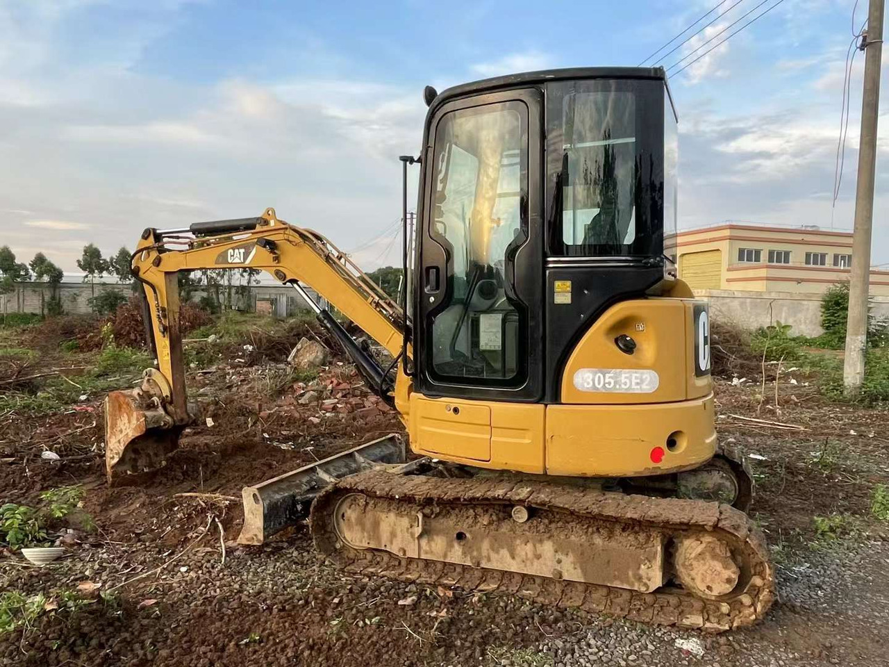 CATERPILLAR 303.5e - Miniekskavaator: pilt 1 CATERPILLAR 303.5e - Miniekskavaator: pilt 1