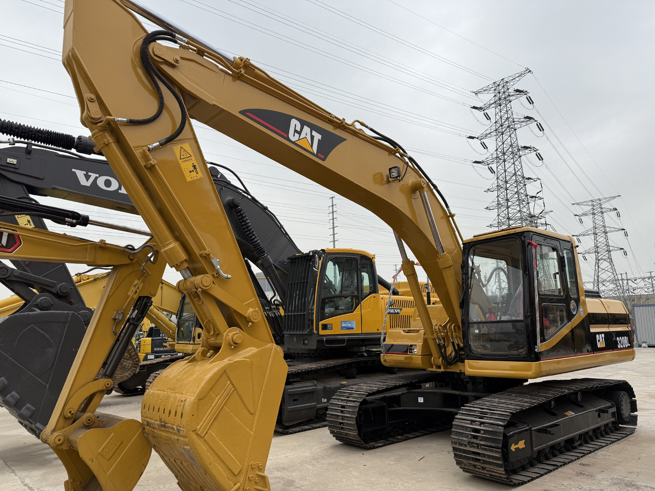 CATERPILLAR 320b - Lintekskavaator: pilt 1 CATERPILLAR 320b - Lintekskavaator: pilt 1