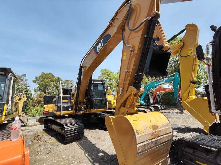Durable Second Hand Machine Original Used Caterpillar Excavator CAT 330D2 USED 329D2 320D2 325D 315D Excavator - Lintekskavaator: pilt 4 Durable Second Hand Machine Original Used Caterpillar Excavator CAT 330D2 USED 329D2 320D2 325D 315D Excavator - Lintekskavaator: pilt 4
