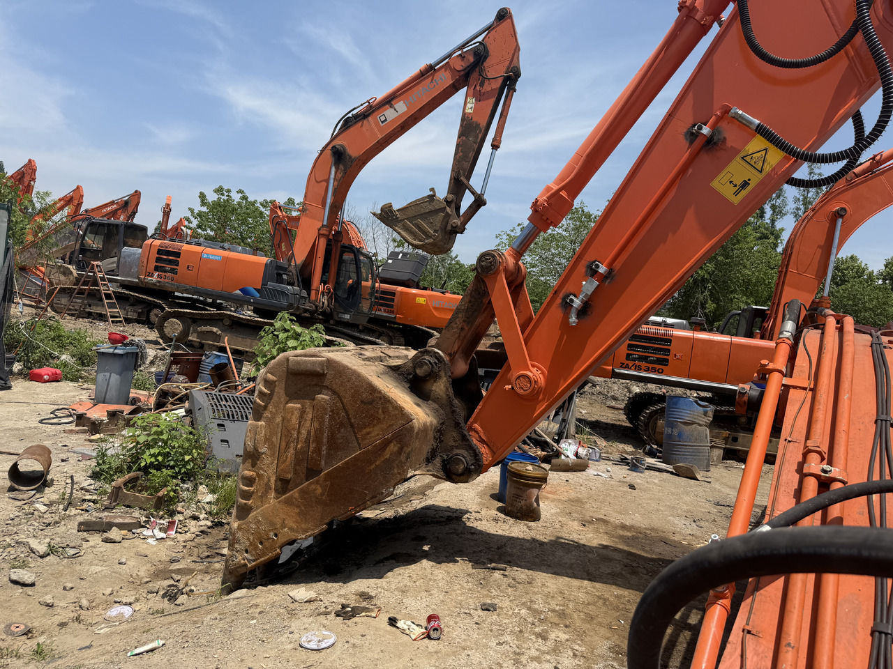 HITACHI Used 350-5g Excavator - Ratastel ekskavaator: pilt 4 HITACHI Used 350-5g Excavator - Ratastel ekskavaator: pilt 4