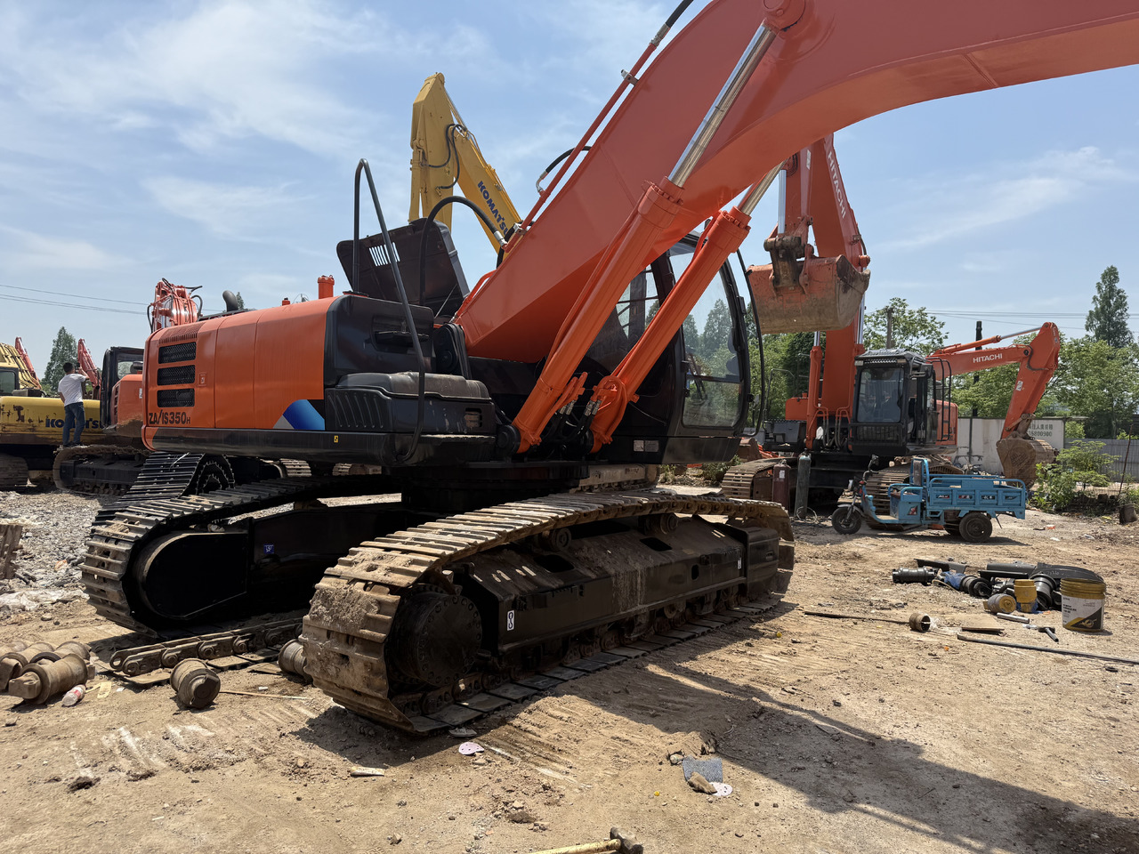HITACHI Used 350-5g Excavator - Ratastel ekskavaator: pilt 3 HITACHI Used 350-5g Excavator - Ratastel ekskavaator: pilt 3