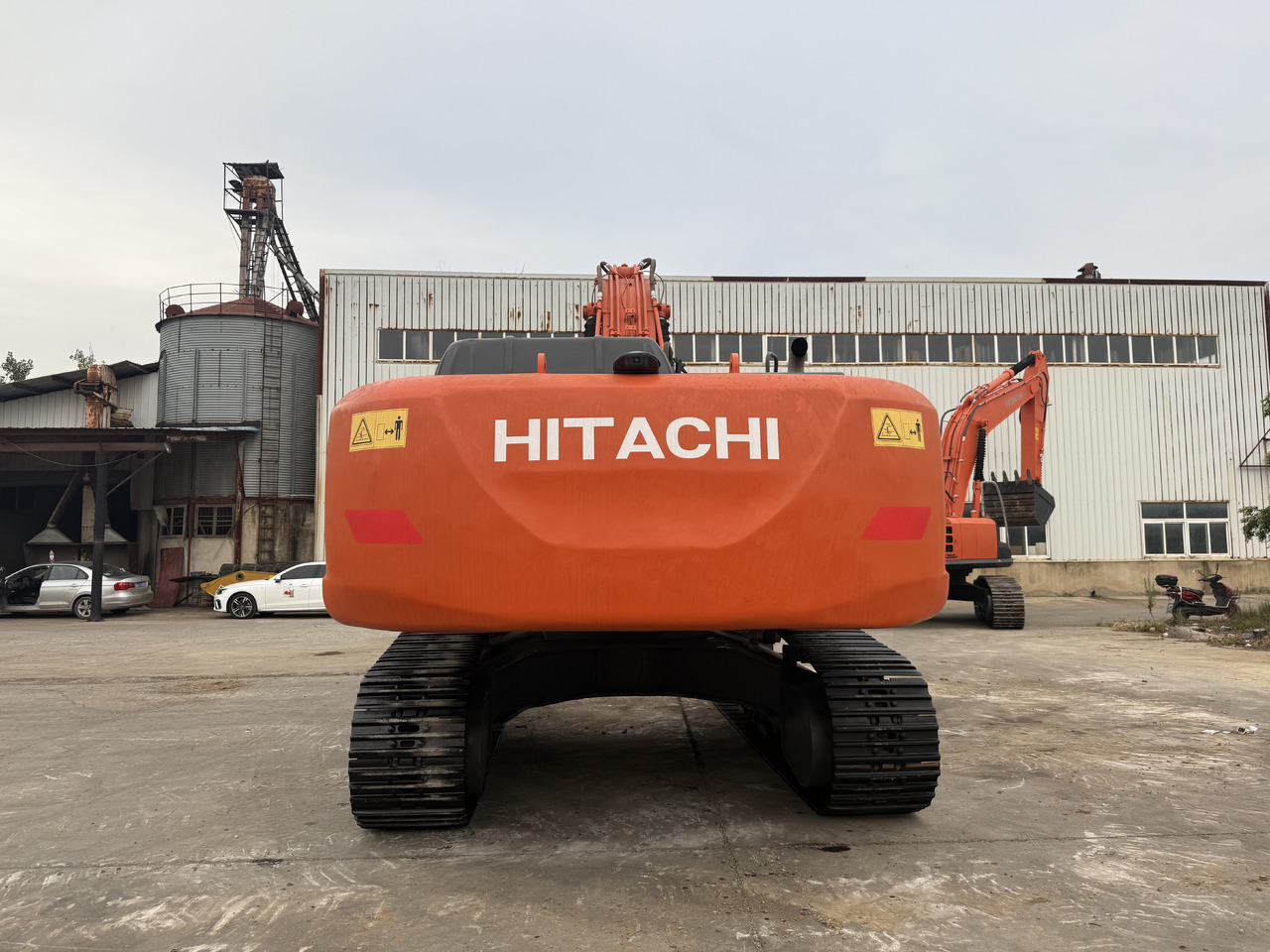 HITACHI used hitachi 350-5g excavator - Lintekskavaator: pilt 4 HITACHI used hitachi 350-5g excavator - Lintekskavaator: pilt 4