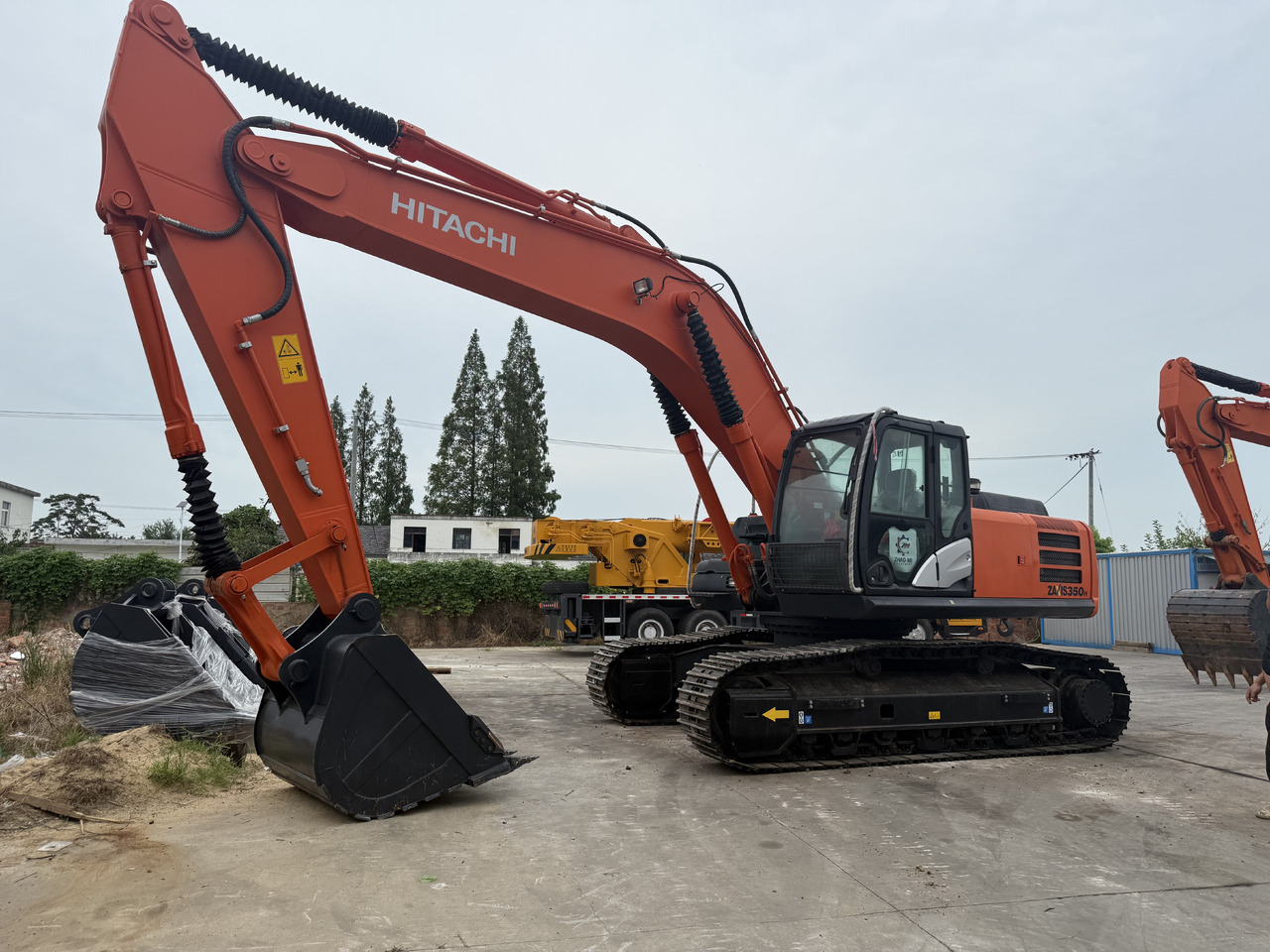 Hitachi Used Hitachi 350-5g Excavator - Lintekskavaator: pilt 1 Hitachi Used Hitachi 350-5g Excavator - Lintekskavaator: pilt 1