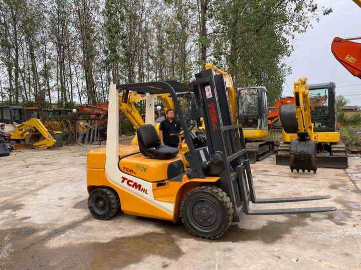 Japanese Forklifts Telehandler Used TCM Forklift Diesel Forklift 3Ton Pallet Truck - Kahveltõstuk: pilt 4 Japanese Forklifts Telehandler Used TCM Forklift Diesel Forklift 3Ton Pallet Truck - Kahveltõstuk: pilt 4