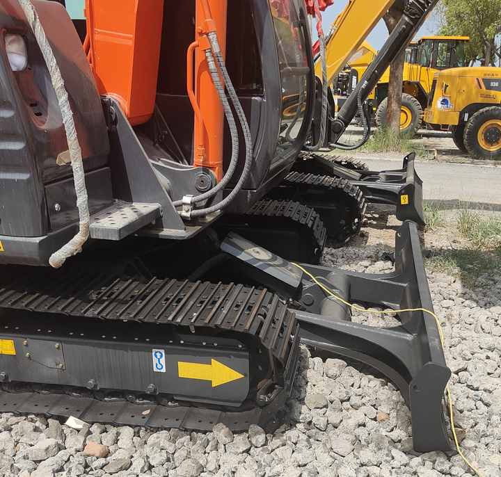 Original Japan Hitachi ZX60 Excavator Hitachi Excavator in Low Price for Hot Sale - Lintekskavaator: pilt 5 Original Japan Hitachi ZX60 Excavator Hitachi Excavator in Low Price for Hot Sale - Lintekskavaator: pilt 5