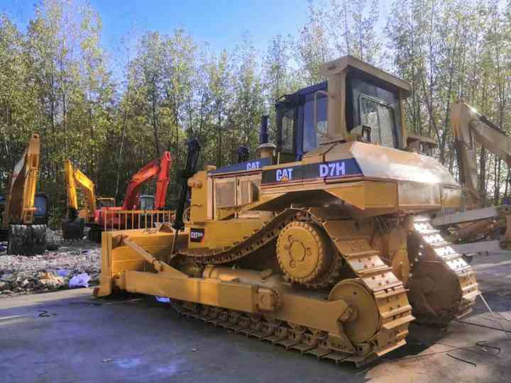 Second Hand Caterpillar CAT D7H D7G D7R Bulldozer, Used CAT D7H Japan Import in Good Condition - Buldooser: pilt 3 Second Hand Caterpillar CAT D7H D7G D7R Bulldozer, Used CAT D7H Japan Import in Good Condition - Buldooser: pilt 3
