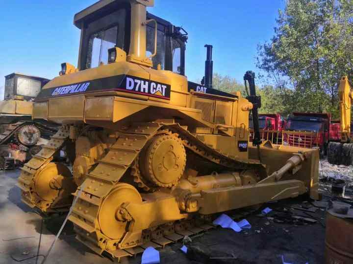 Second Hand Caterpillar CAT D7H D7G D7R Bulldozer, Used CAT D7H Japan Import in Good Condition - Buldooser: pilt 2 Second Hand Caterpillar CAT D7H D7G D7R Bulldozer, Used CAT D7H Japan Import in Good Condition - Buldooser: pilt 2