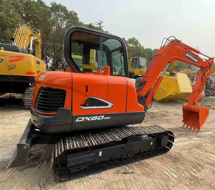Second Hand Doosan Dx-60 Excavator for Sale - Ekskavaator: pilt 4 Second Hand Doosan Dx-60 Excavator for Sale - Ekskavaator: pilt 4