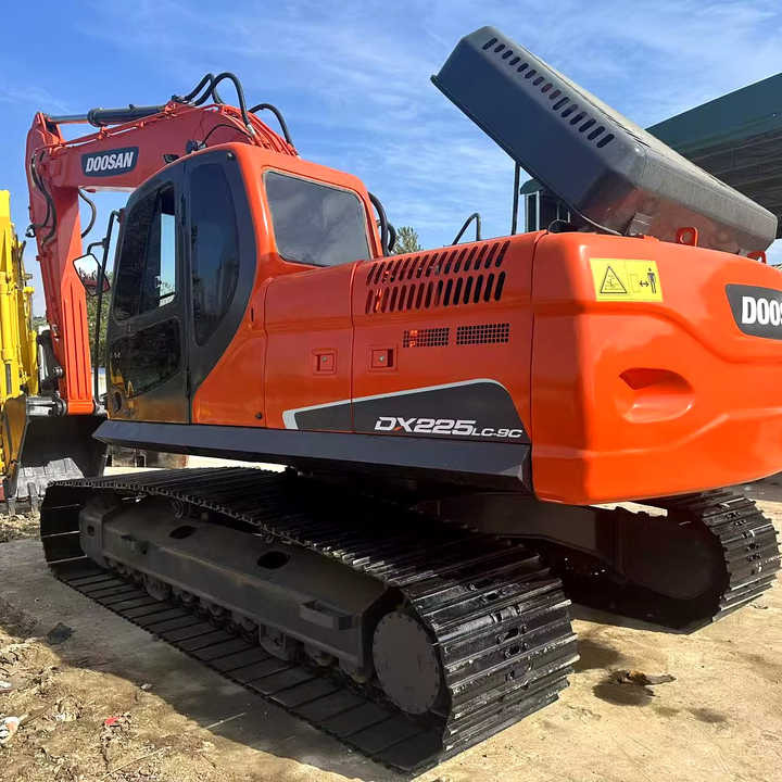Second Hand Doosan Dx225 Excavator 20tons Middle Machine for Sale Excellent Condition Doosan Dx225 300 Hot Sale Machine - Ekskavaator: pilt 1 Second Hand Doosan Dx225 Excavator 20tons Middle Machine for Sale Excellent Condition Doosan Dx225 300 Hot Sale Machine - Ekskavaator: pilt 1
